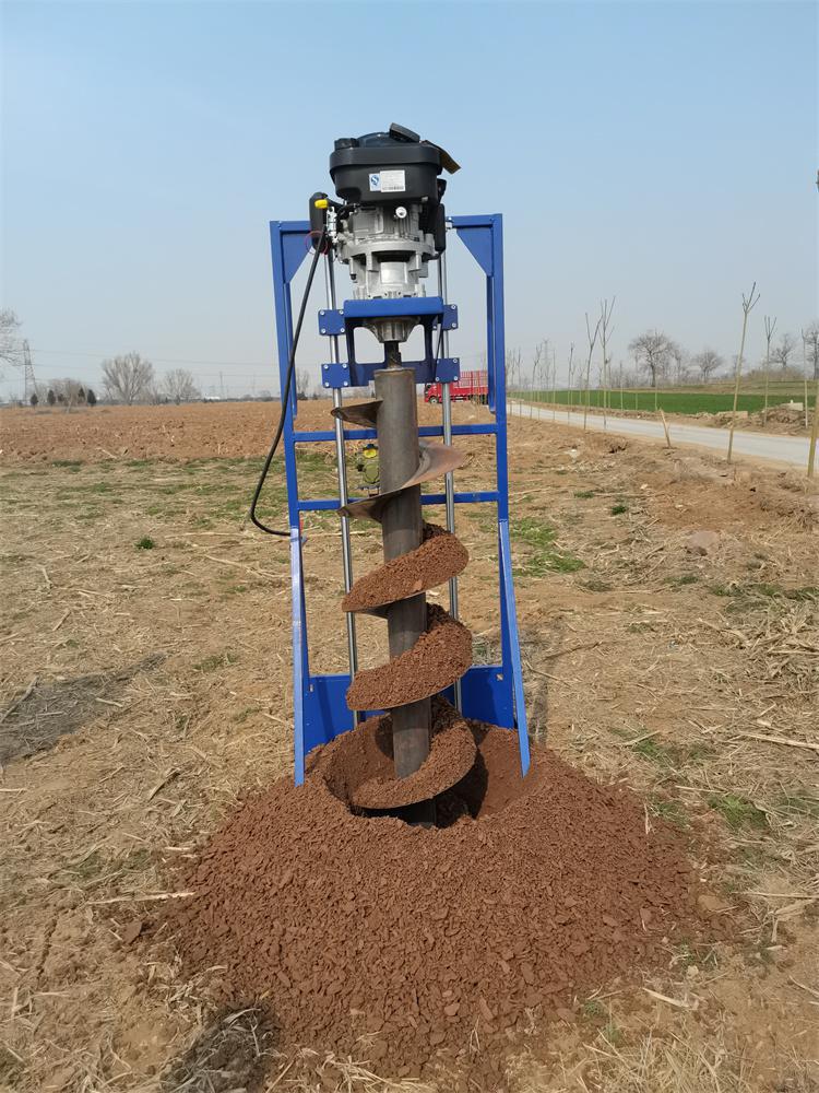 新型實(shí)用山地挖坑的汽油式鉆機(jī)